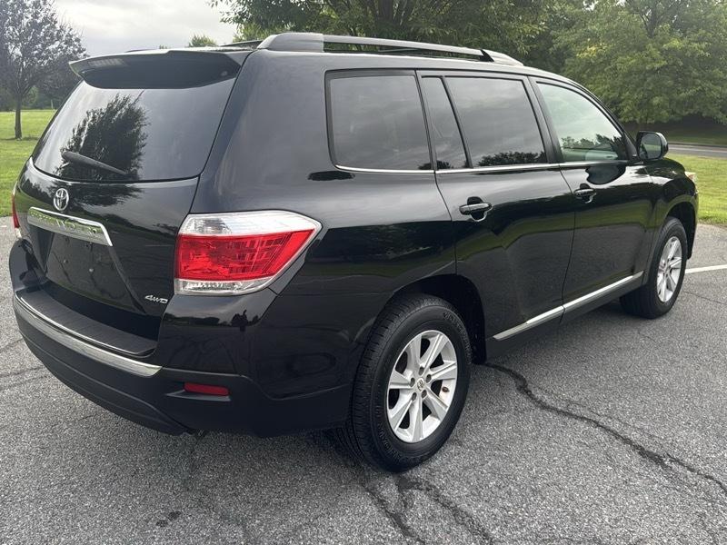 Toyota Highlander XLE AWD V6 2012