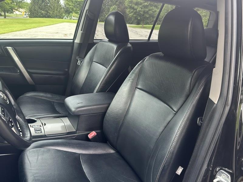 Toyota Highlander XLE AWD V6 2012