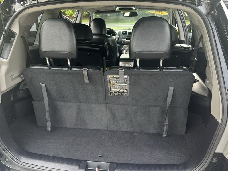Toyota Highlander XLE AWD V6 2012