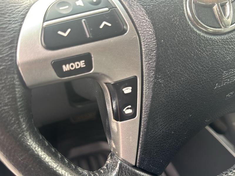Toyota Highlander XLE AWD V6 2012