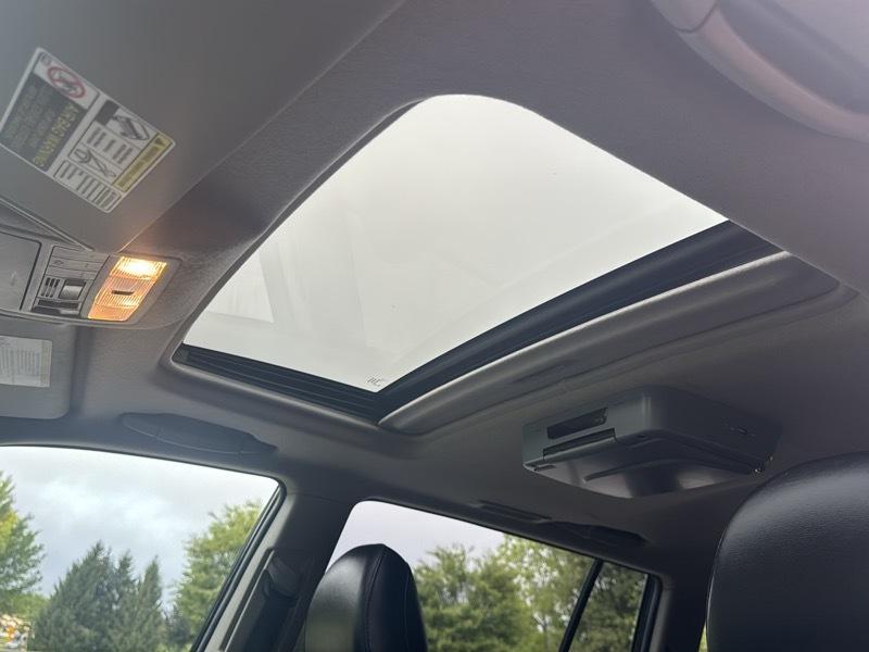 Toyota Highlander XLE AWD V6 2012