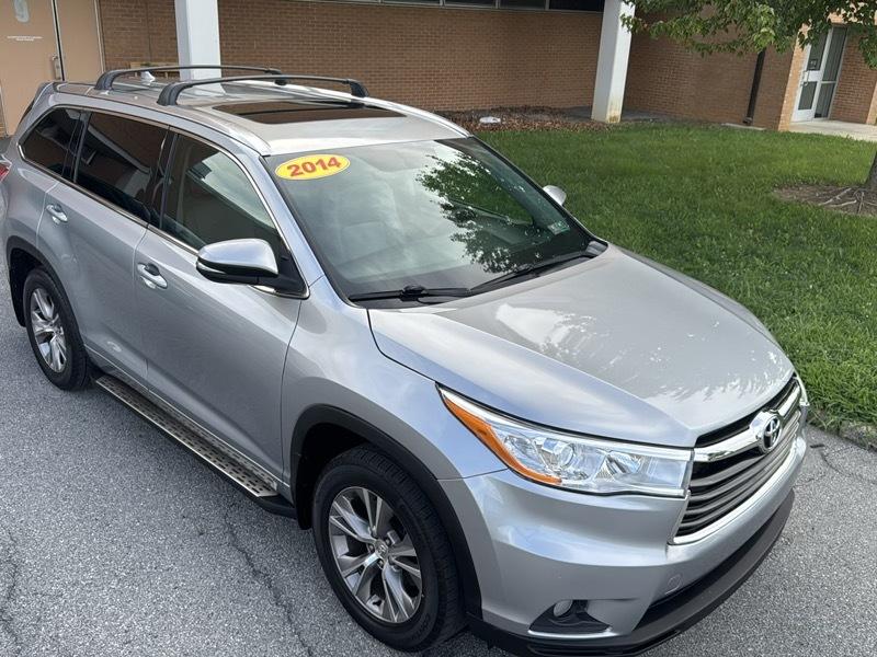 Toyota Highlander XLE AWD V6 2014