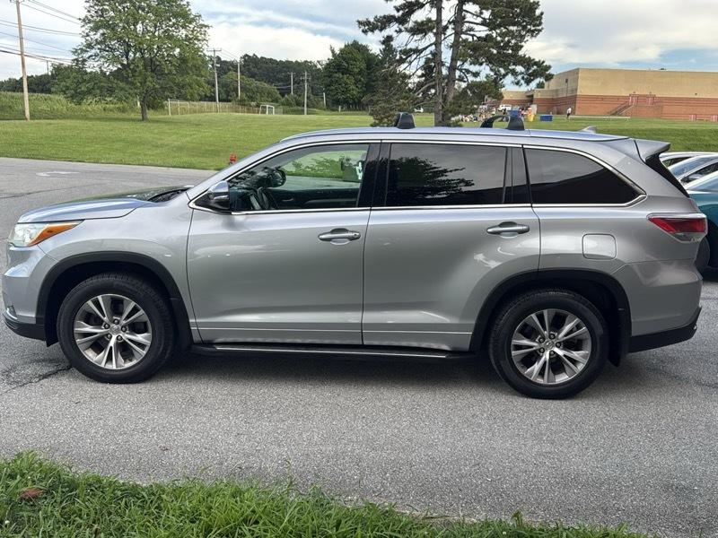 Toyota Highlander XLE AWD V6 2014