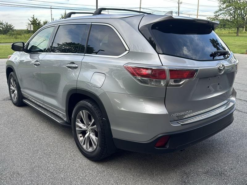 Toyota Highlander XLE AWD V6 2014