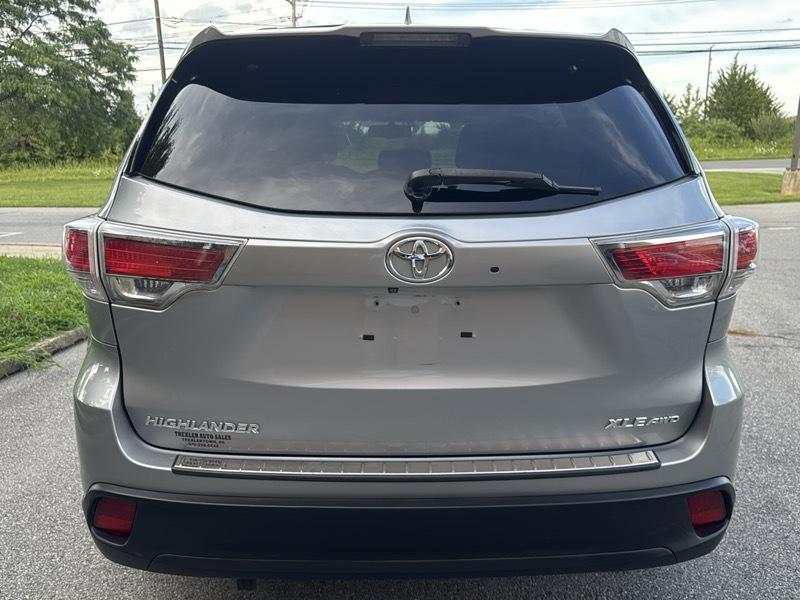 Toyota Highlander XLE AWD V6 2014