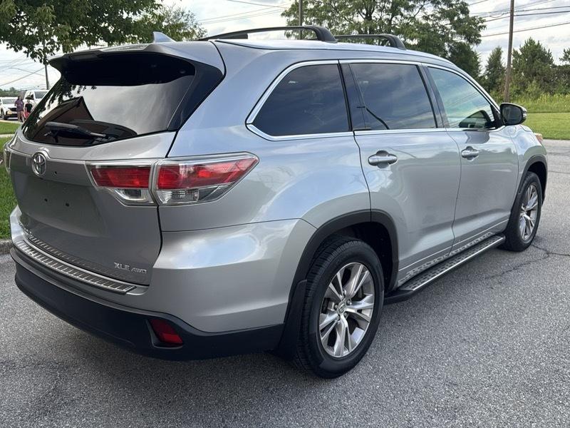 Toyota Highlander XLE AWD V6 2014