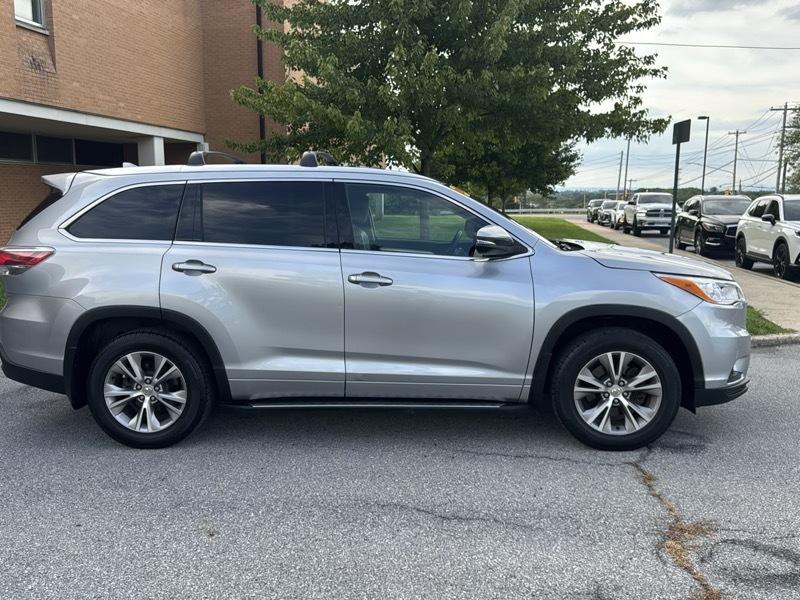 Toyota Highlander XLE AWD V6 2014
