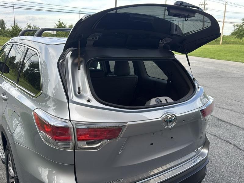Toyota Highlander XLE AWD V6 2014