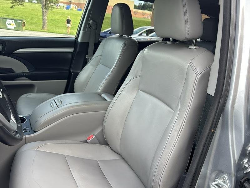 Toyota Highlander XLE AWD V6 2014