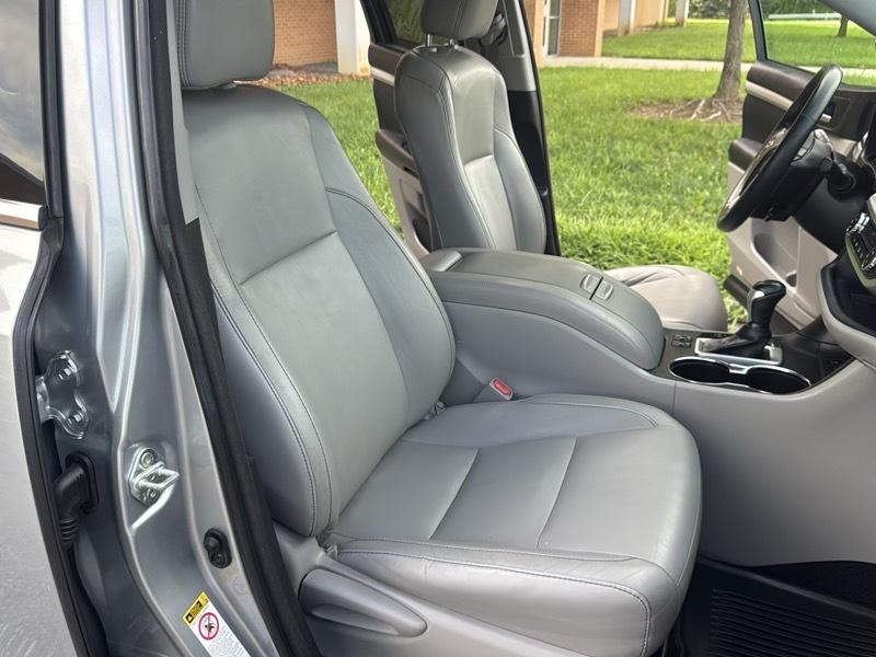 Toyota Highlander XLE AWD V6 2014