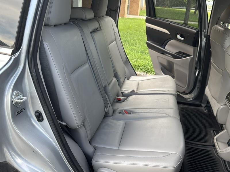 Toyota Highlander XLE AWD V6 2014
