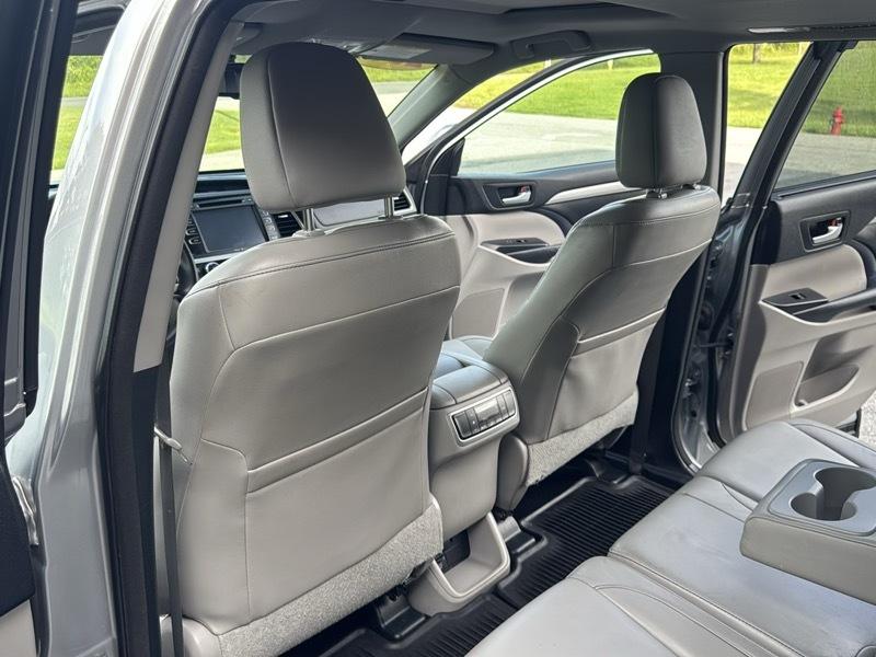 Toyota Highlander XLE AWD V6 2014