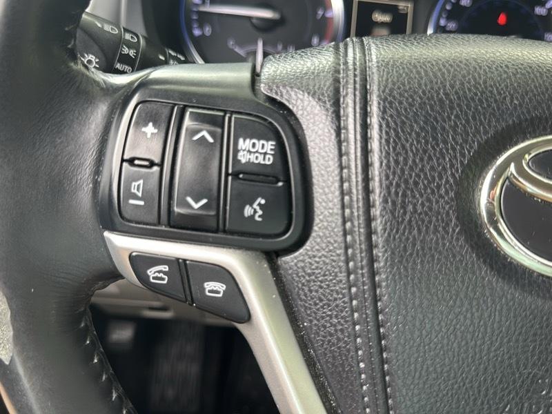 Toyota Highlander XLE AWD V6 2014