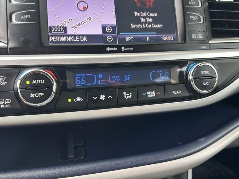 Toyota Highlander XLE AWD V6 2014