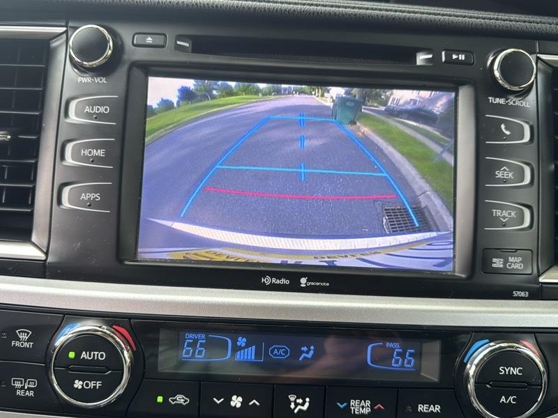 Toyota Highlander XLE AWD V6 2014