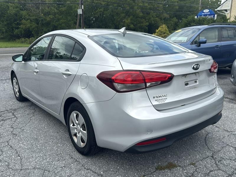 Kia Forte LX 4D Sedan 2017