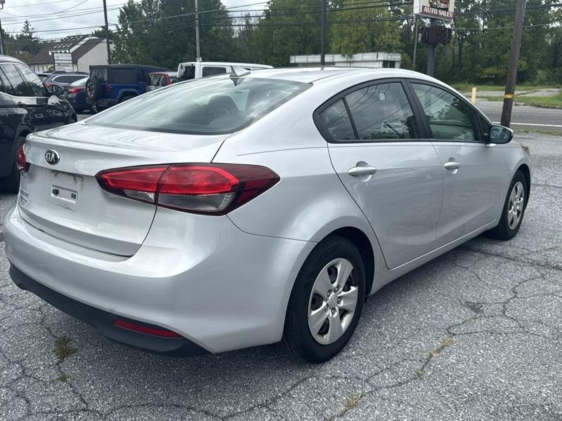 Kia Forte LX 4D Sedan 2017