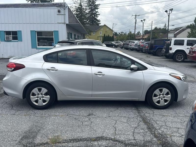 Kia Forte LX 4D Sedan 2017