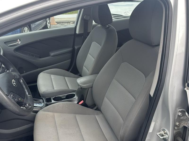 Kia Forte LX 4D Sedan 2017