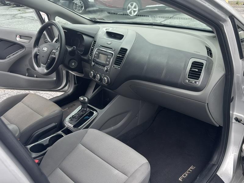 Kia Forte LX 4D Sedan 2017