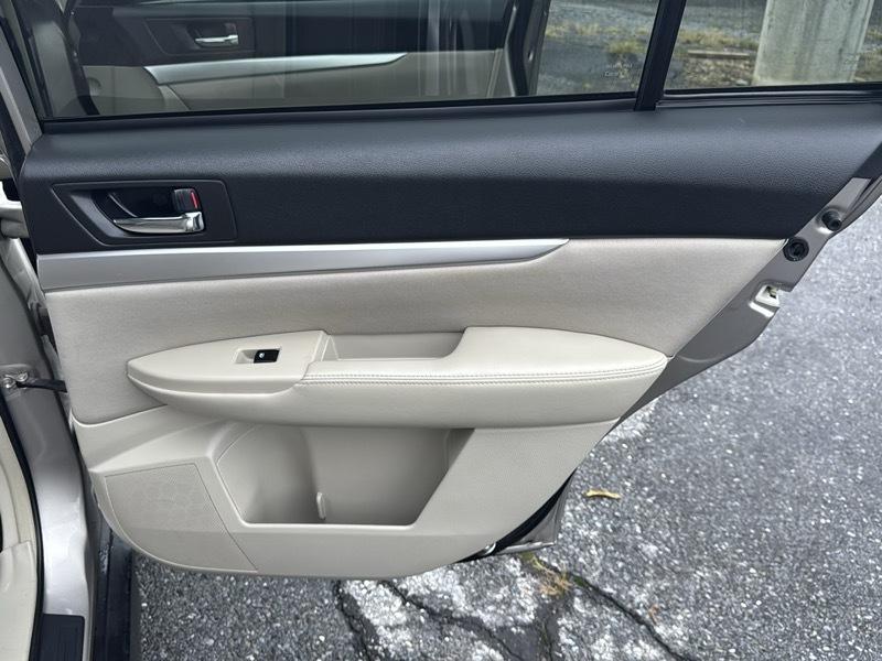 Subaru Outback 2.5i Premium 2014