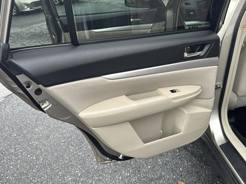 Subaru Outback 2.5i Premium 2014