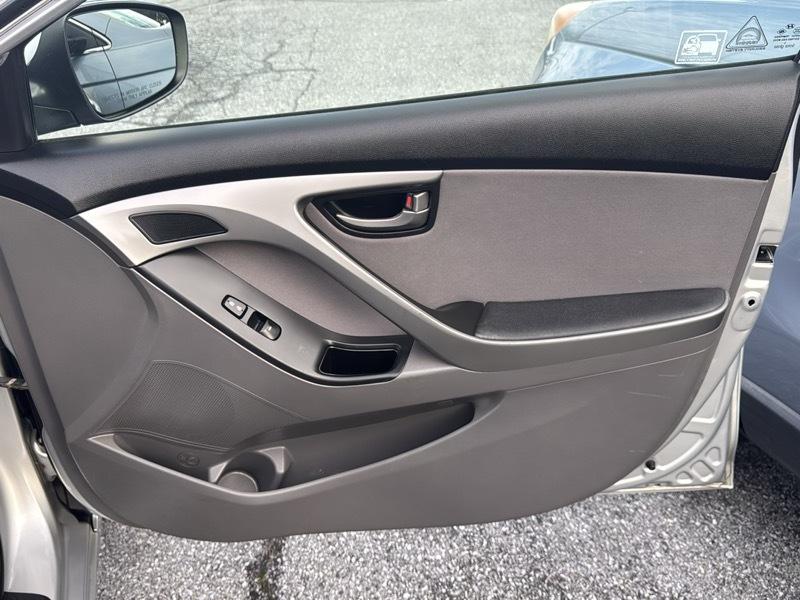 Hyundai Elantra 4dr Sdn Auto SE 2014