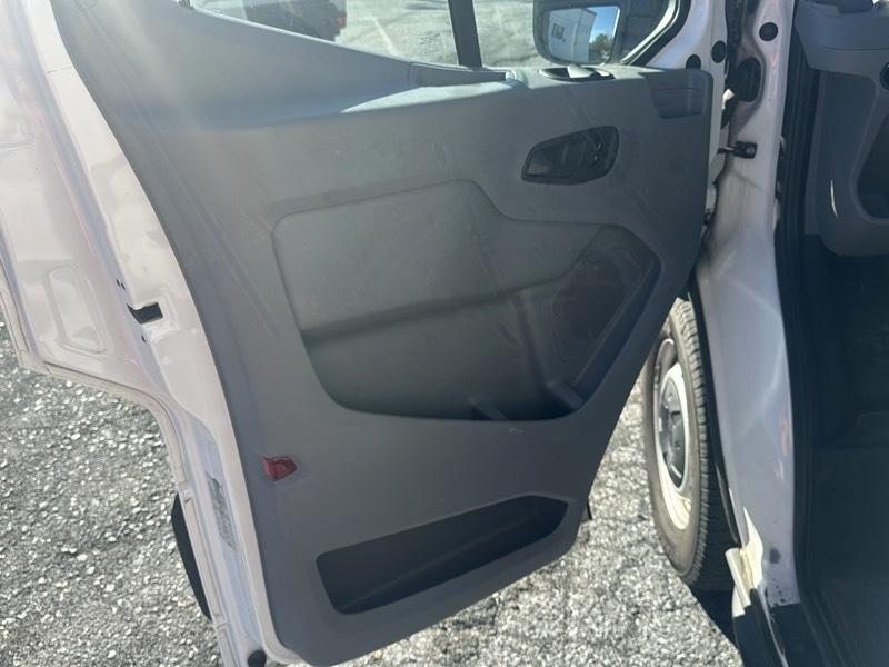 Ford Transit 250 Van Med. Roof 148-in. WB 2019