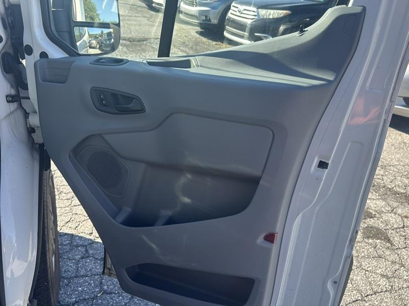Ford Transit 250 Van Med. Roof 148-in. WB 2019