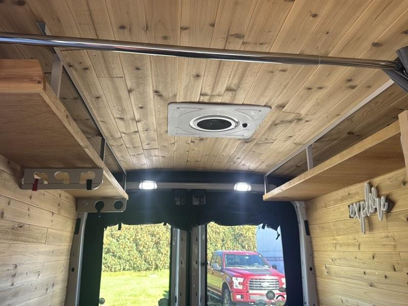 Ford Transit 250 Van Med. Roof 148-in. WB 2019