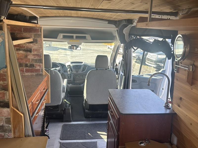 Ford Transit 250 Van Med. Roof 148-in. WB 2019