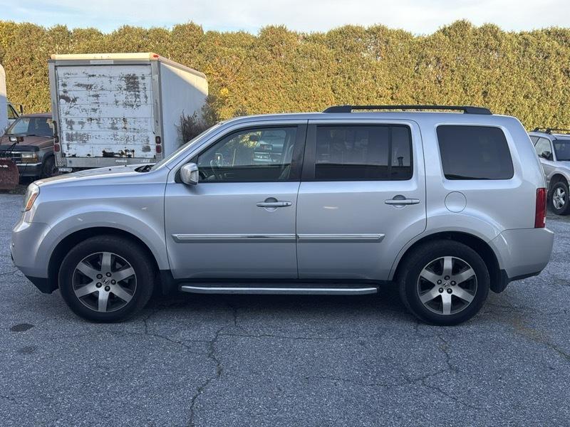 Honda Pilot Touring 4WD with DVD 2013