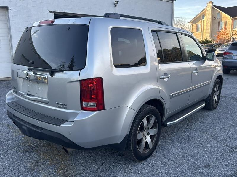 Honda Pilot Touring 4WD with DVD 2013