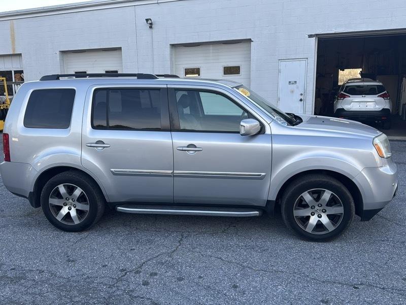 Honda Pilot Touring 4WD with DVD 2013