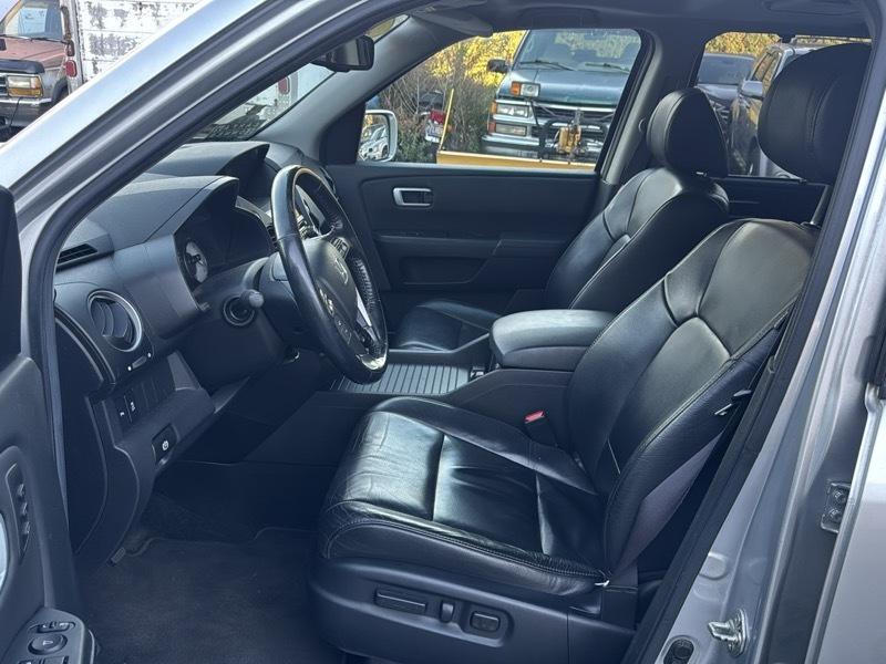 Honda Pilot Touring 4WD with DVD 2013