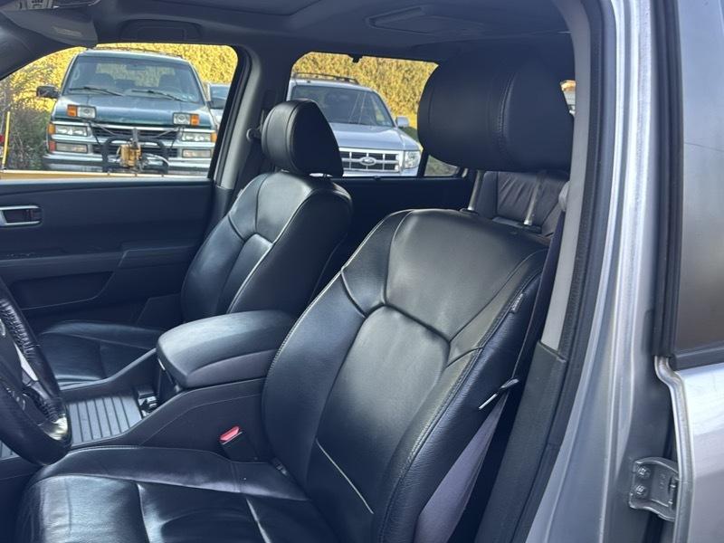 Honda Pilot Touring 4WD with DVD 2013