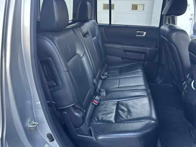 Honda Pilot Touring 4WD with DVD 2013