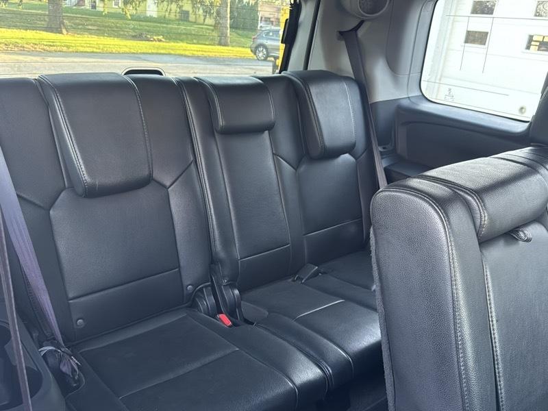 Honda Pilot Touring 4WD with DVD 2013
