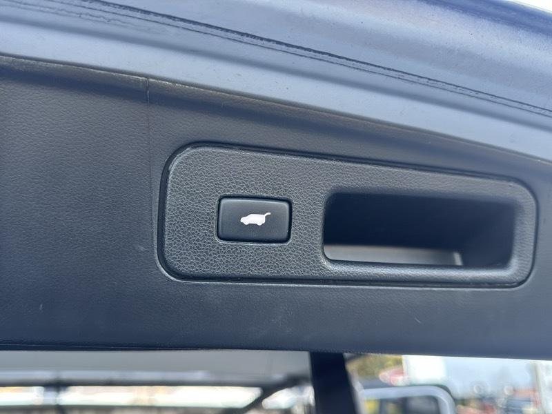 Honda Pilot Touring 4WD with DVD 2013