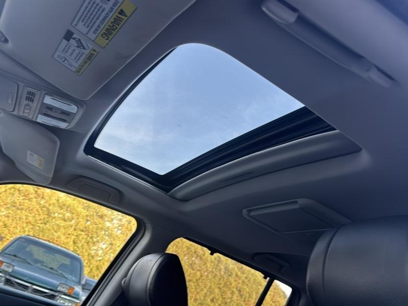 Honda Pilot Touring 4WD with DVD 2013