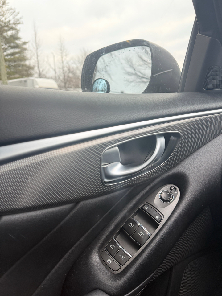 Infiniti Q50 Base AWD 2015