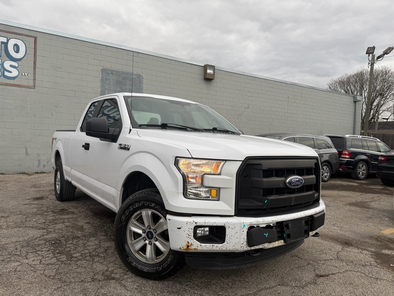 Ford F-150 XL SuperCab 8-ft. Bed 4WD 2015