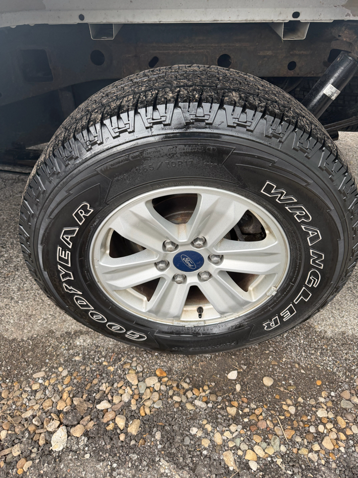 Ford F-150 XL SuperCab 8-ft. Bed 4WD 2015