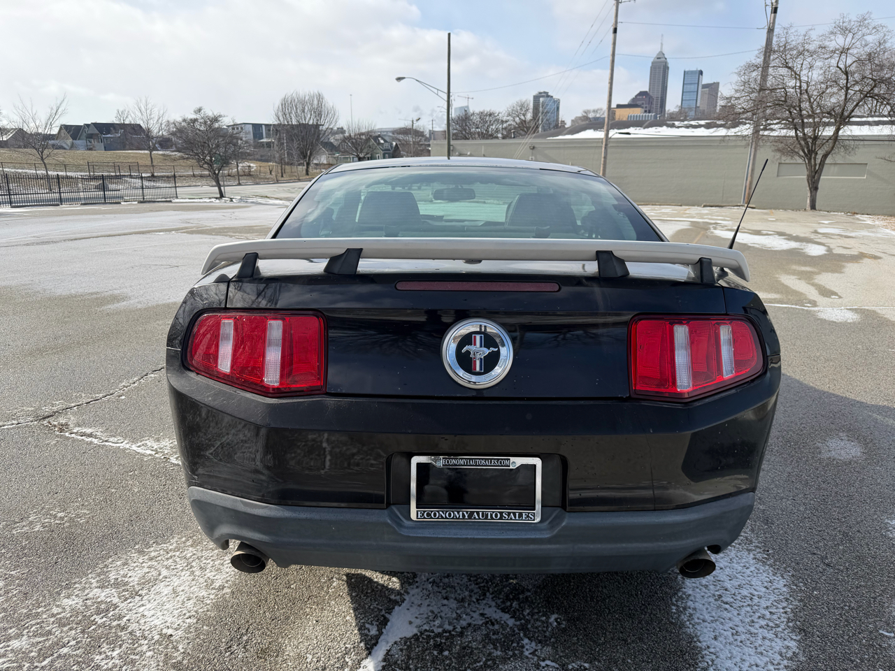 Ford Mustang V6 Coupe 2012