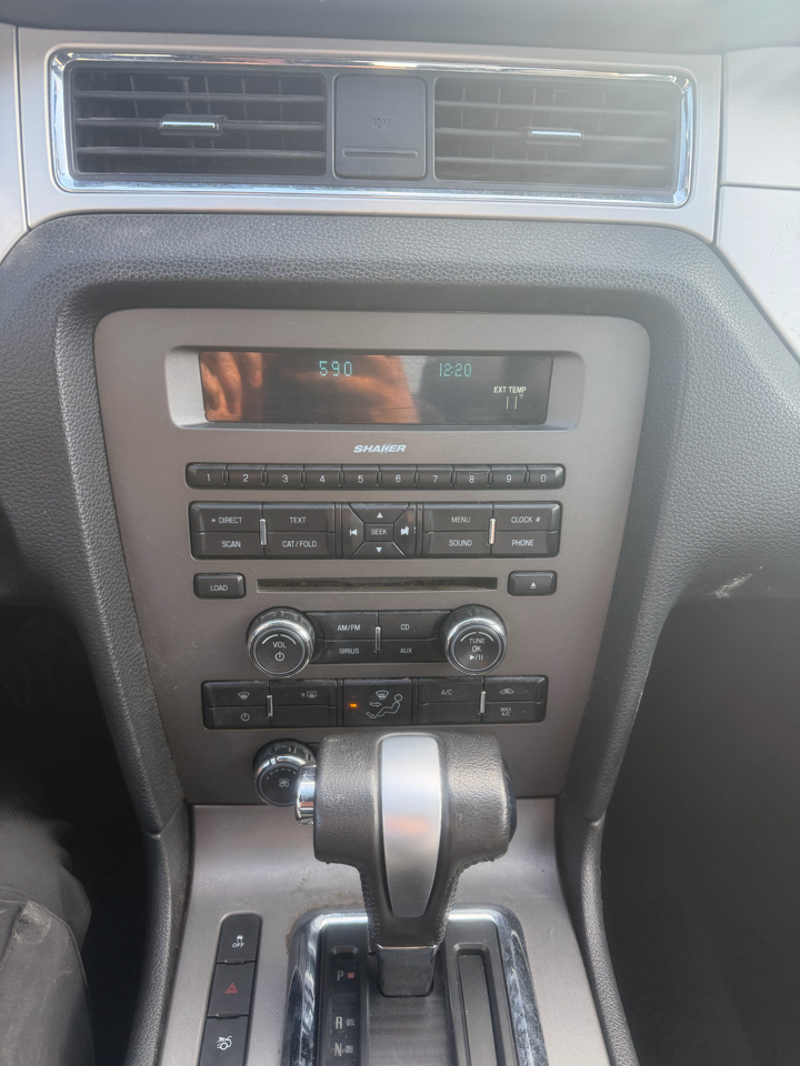 Ford Mustang V6 Coupe 2012