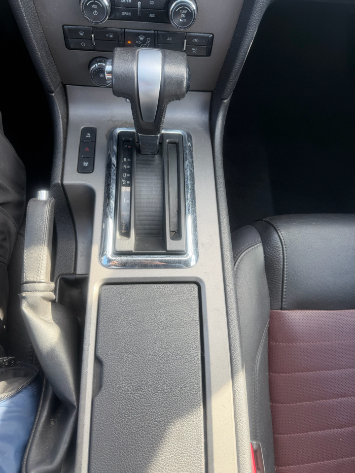 Ford Mustang V6 Coupe 2012