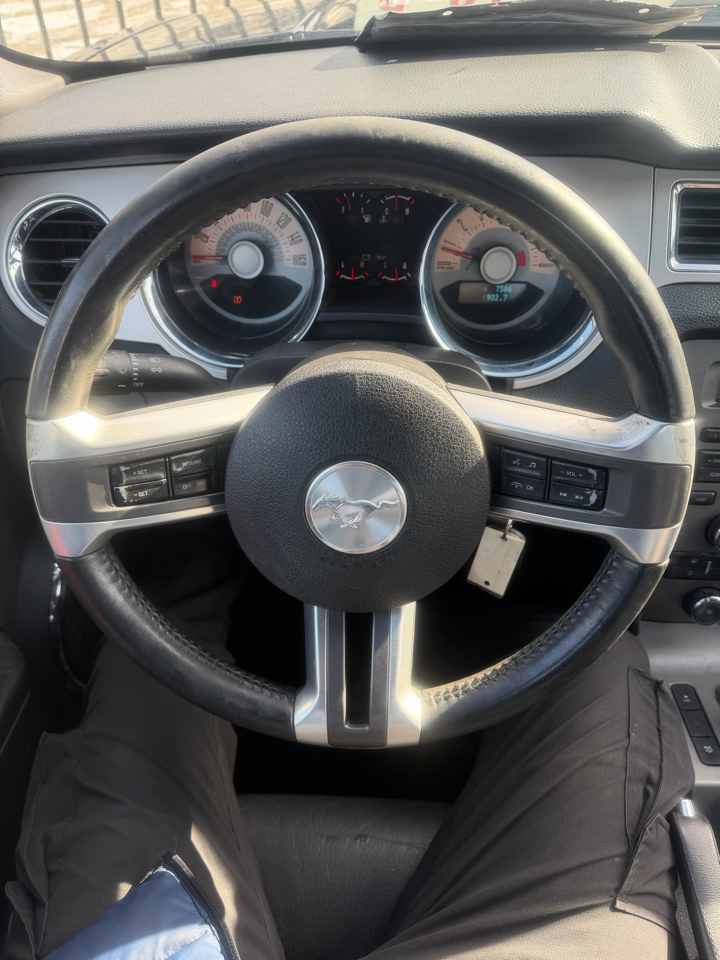 Ford Mustang V6 Coupe 2012