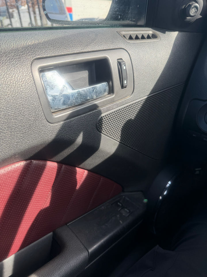 Ford Mustang V6 Coupe 2012