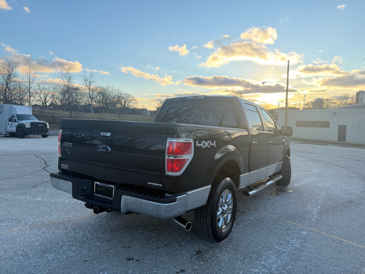 Ford F-150 XL SuperCab 8-ft. Bed 2WD 2013