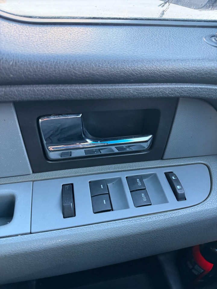 Ford F-150 XL SuperCab 8-ft. Bed 2WD 2013